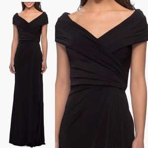 NEW La Femme Black Ruched Jersey Column Gown
LA FEMME SIZE 14 NWT or 6 NWOT